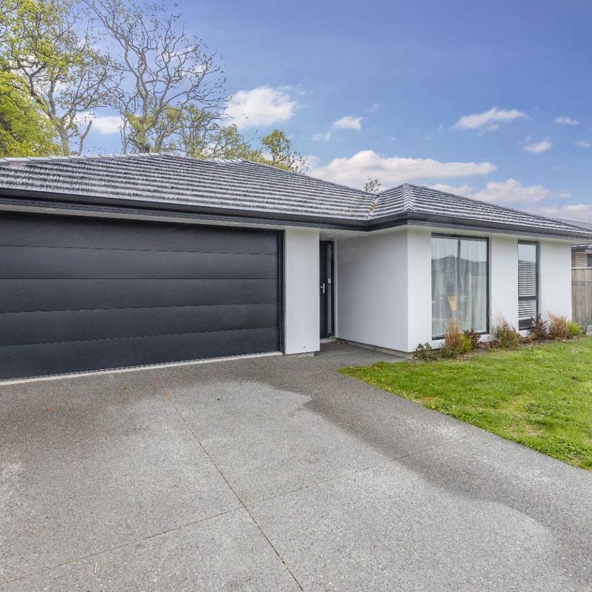 25 Crossley Avenue - Photo 1
