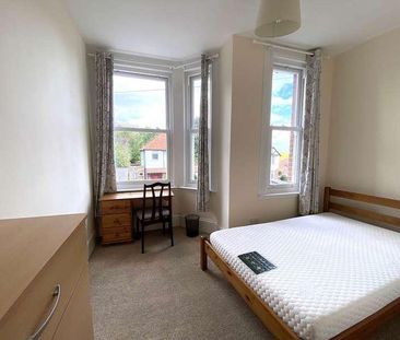 St Thomas Hill, Canterbury, CT2 - Photo 4