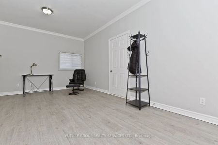 Property For Lease | W9264270 - Photo 5