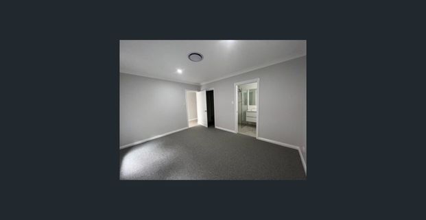 Executive Style Villa in North - Photo 1