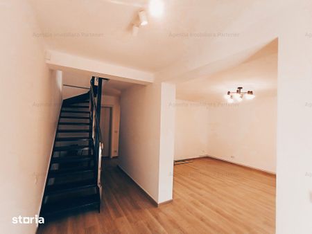 OPORTUNITATE !!! Casa / vila Exercitiu/TEILOR !!! Multiple ACTIVITATI - Fotografie 4