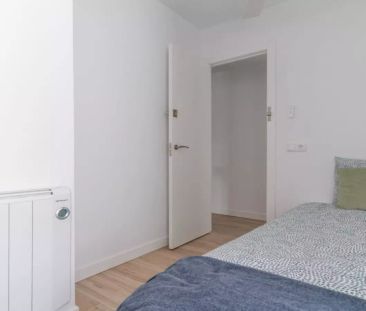 Room in a shared 5-bedroom apartment for rent in San Andrés, profes... - Photo 2