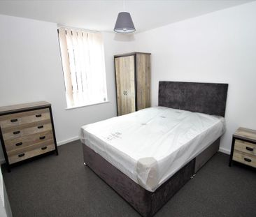 2 bedroom flat to rent - Photo 3