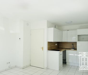 Location Appartement 1 pièce 24m² LYON 8ème - Photo 1