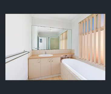 Family Entertainer! - Photo 3