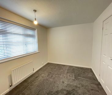 2 bedroom Semi-Detached House to let - Photo 4