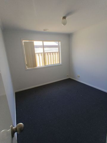 Sunshine, Space & Smiles - This One Has It All! - Photo 4