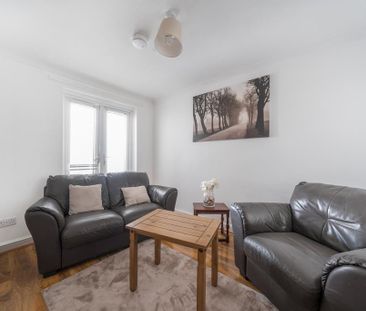 4 bedroom terraced house to rent - Photo 1