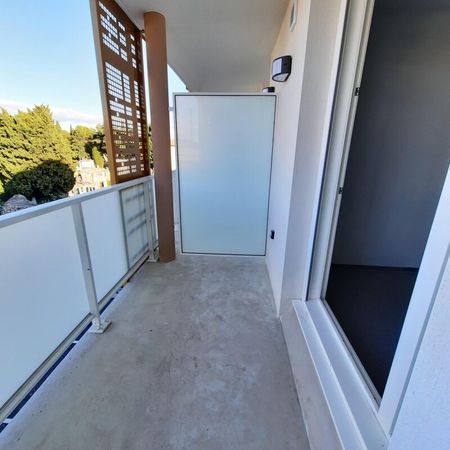 Location Appartement 1 pièce 18m² NIMES 30000 - Photo 3
