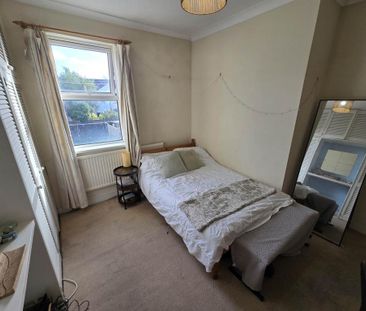 3 bedroom terraced house to rent - Photo 6