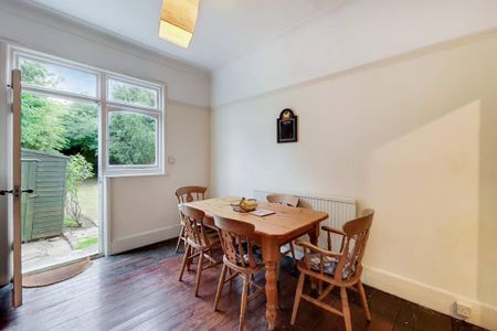 5 bedroom semi-detached house to rent - Photo 5