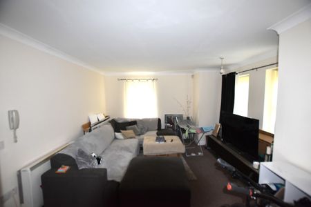 Wellington Road Eccles Manchester Greater Manchester - Photo 4