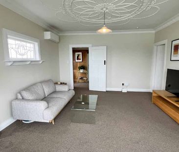 Spacious 1-Bedroom Apartment in Hataitai - Photo 1