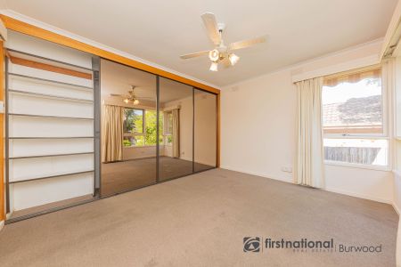 55 Hilltop Cres, 3151, Burwood East Vic - Photo 2