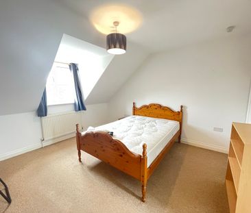3 bedroom Town House to let - Photo 6