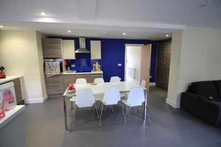 7 bedroom terraced house to rent - Photo 4