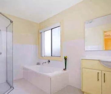 Warriewood - Photo 1