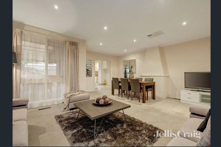 25 Plenty Ln, Greensborough - Photo 4