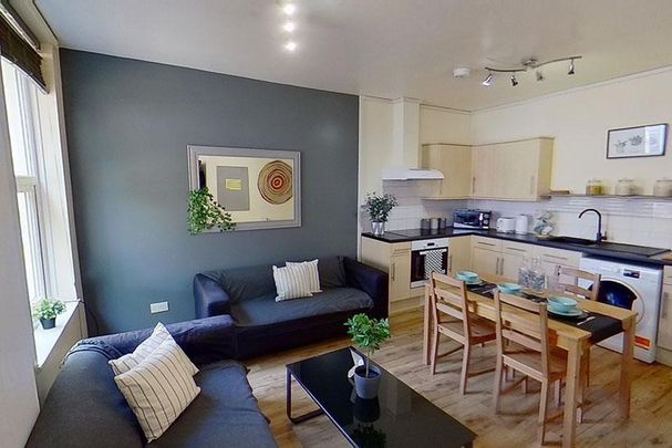 5 bedroom townhouse to rent - Photo 1