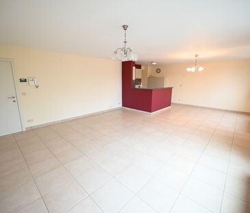 RUIM (119m²) & VERZORGD 3-slaapkamer appartement met TERRAS - Photo 2