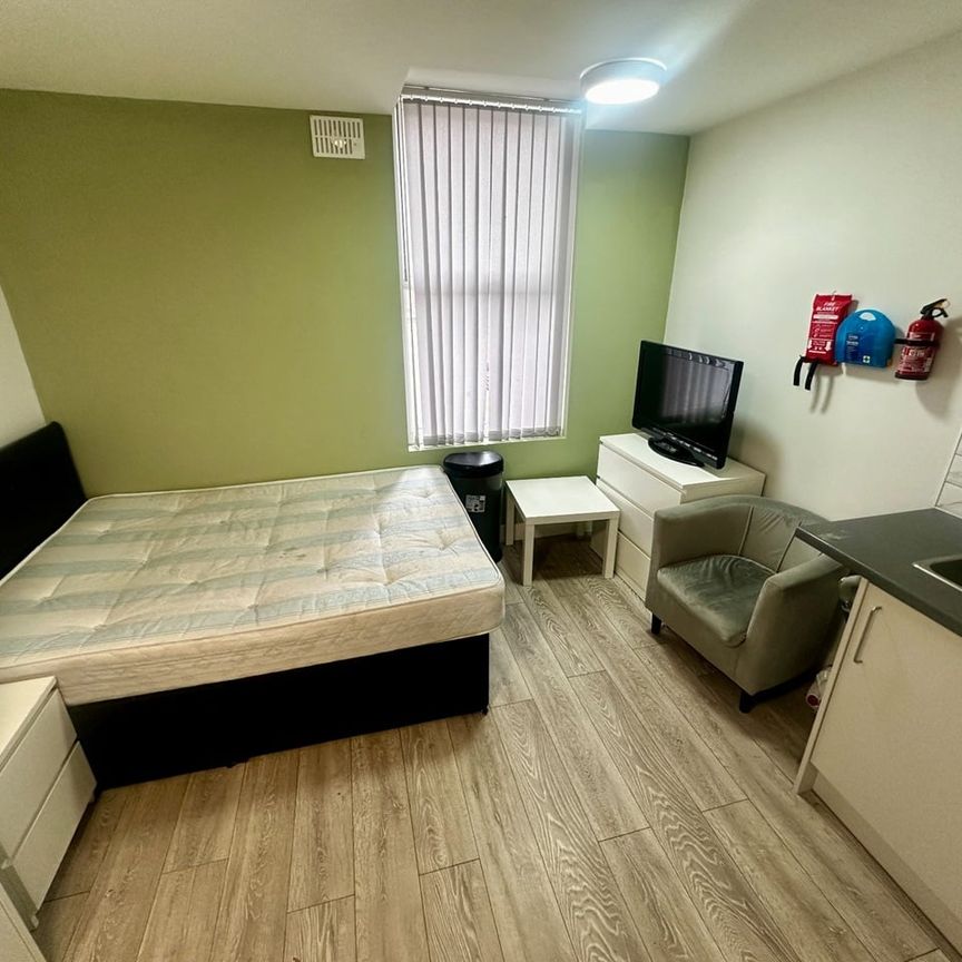 Studio Flat, Walsgrave Road, CV2 - Photo 1