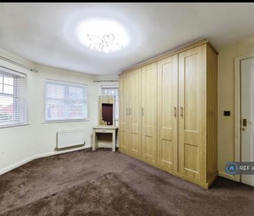 4 bedroom detached house to rent - Photo 5