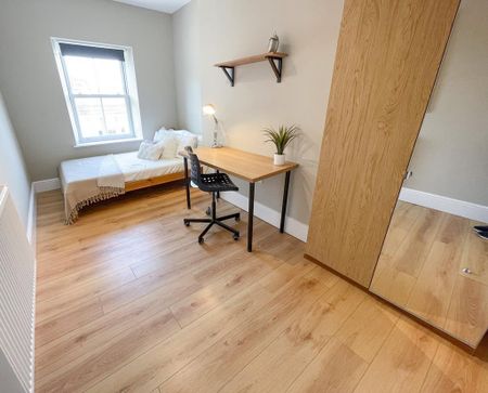 7 bedroom flat to rent - Photo 2