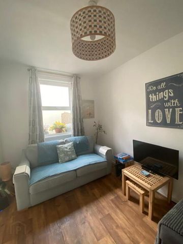 21 Eglinton Lane (STUDENT LET), Portrush, BT56 8DX - Photo 3