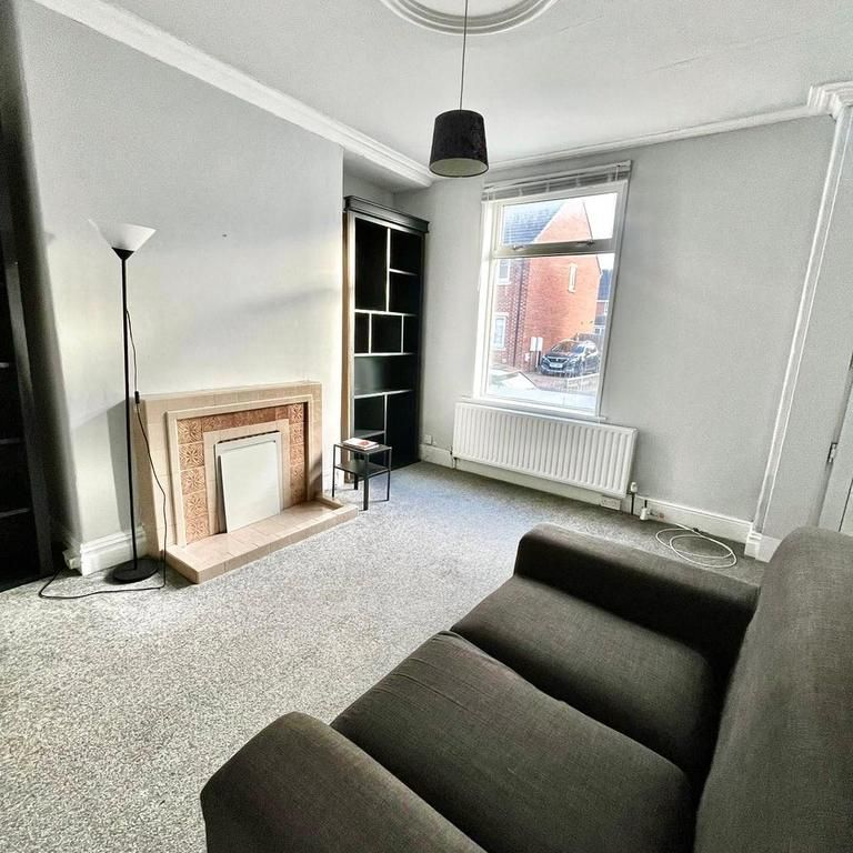 2 bedroom terraced house to rent - Photo 1