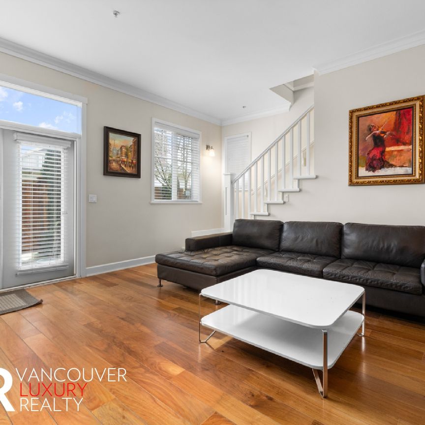 Townhouse in Vancouver West Side, BC - Photo 1