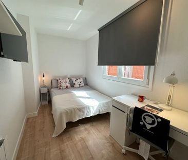 Calle de la Genciana, Madrid, Community of Madrid 28039 - Photo 5