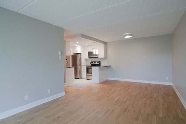 St. Lambert - Photo 1