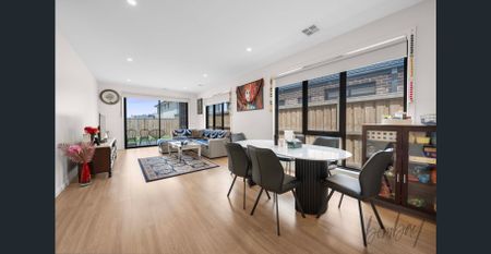 Modern 4-Bedroom Family Home in Prime Wollert Location - Photo 2