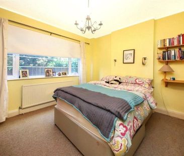 3 Bed Flat, Mundania Court, SE22 - Photo 6
