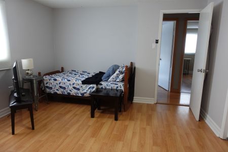For Lease - 21 Maitland Drive, Barrie, Ontario - Photo 2