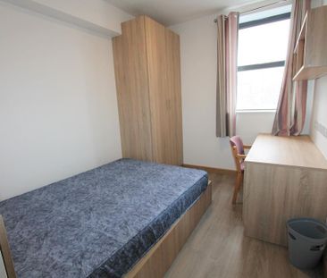 9 bedroom flat to rent - Photo 5