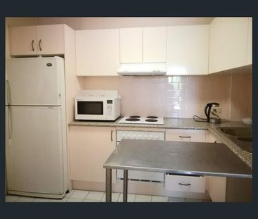 2 Bedroom Unit, walk to BLACKTOWN TRAIN - Photo 3