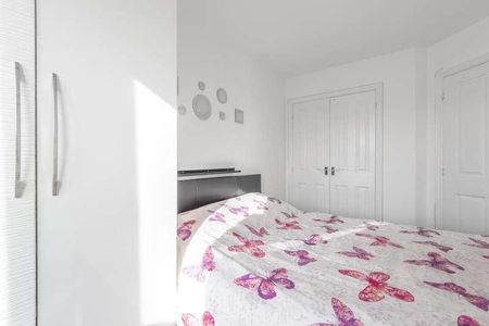 Berryfields, Aylesbury, HP18 - Photo 5