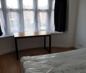 6 bedroom house to rent - Photo 4