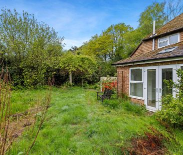 3 bedroom semi-detached house to rent - Photo 6