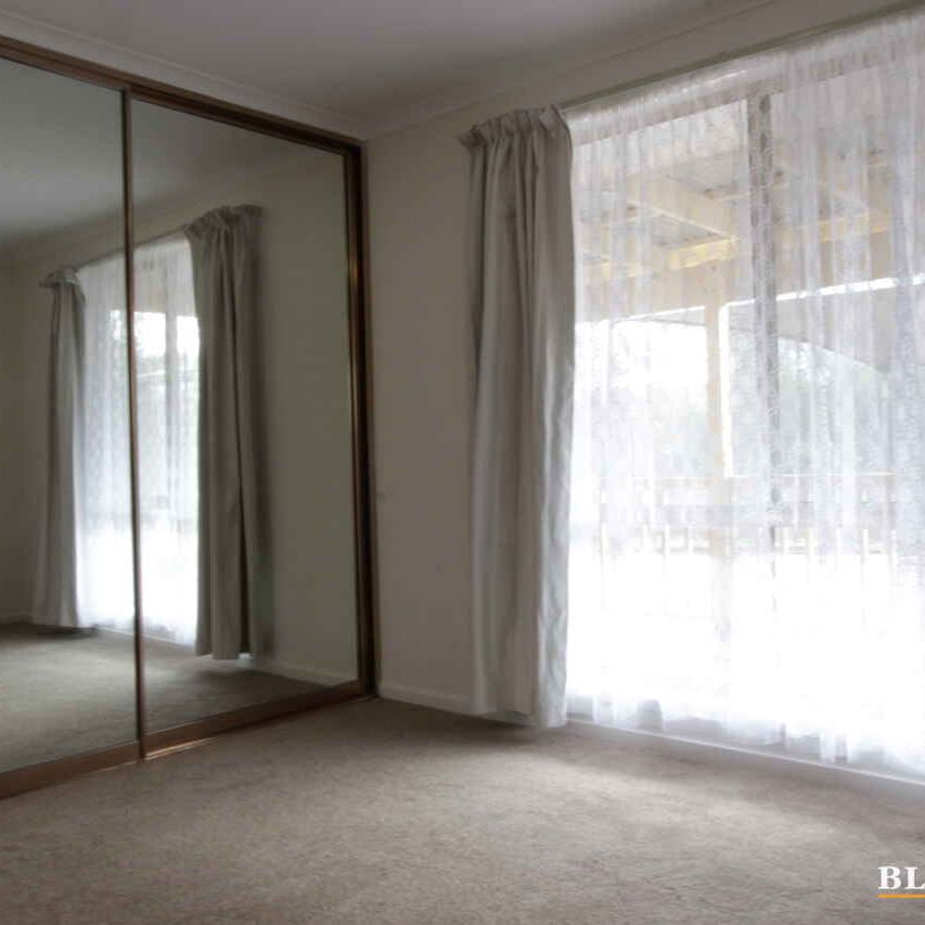 CUL-DE-SAC LOCATION - Photo 1
