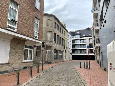 Appartement met twee slaapkamers. Heel centraal gelegen nabij de Grote Markt van Blankenberge. - Foto 3