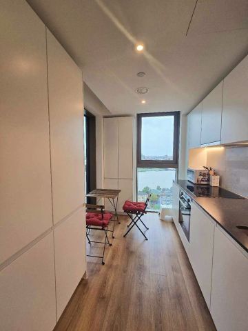 Room in a Shared Flat, Marsh Wall, E14 - Photo 5