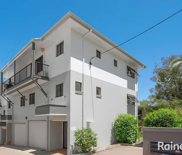 Your Toowong Retreat: Spacious, Modern & Conveniently Located! - Photo 5