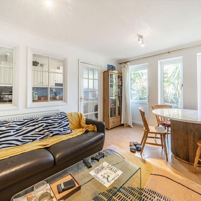 2 bedroom house to rent - Photo 1