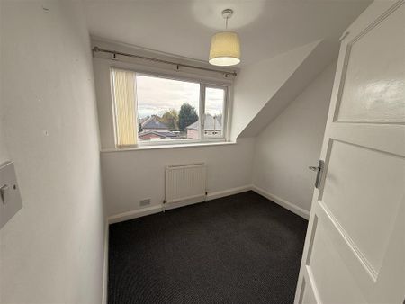 3 bedroom flat to rent - Photo 4