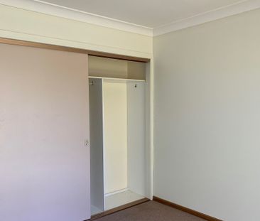 3 Bedroom - 2 Bathroom - Location close to cafes, shops - Photo 6