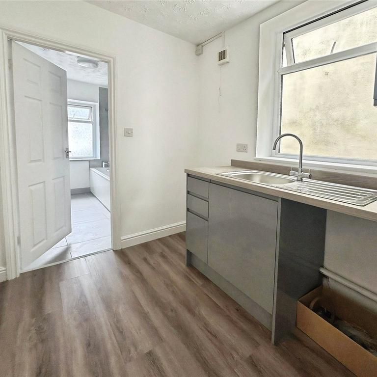 2 bedroom terraced house to rent - Photo 1
