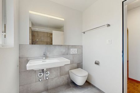 Modern wohnen in Schwerzenbach frisch saniert & bestens angebunden! - Photo 4