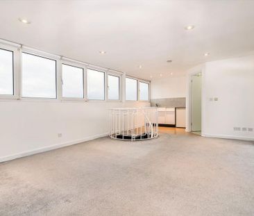 3 bedroom flat to rent - Photo 1